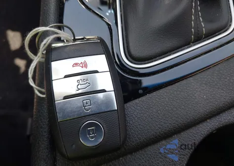 2018 Kia Niro Touring z USA, uszkodzony, nr VIN KNDCE3LC6J5116877